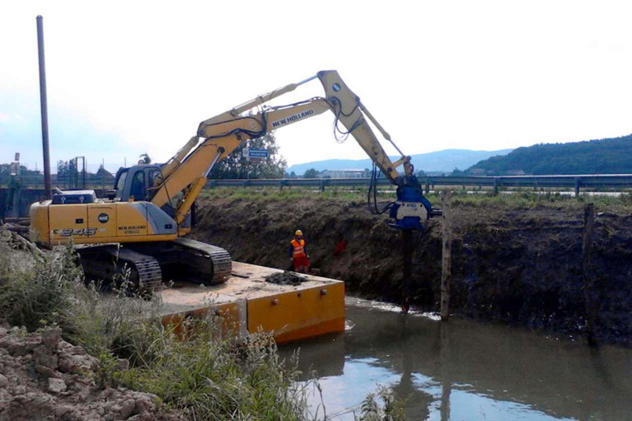 Gorza S.r.l. - Impiego dei pali - Ripristino ambientale e difesa idraulica