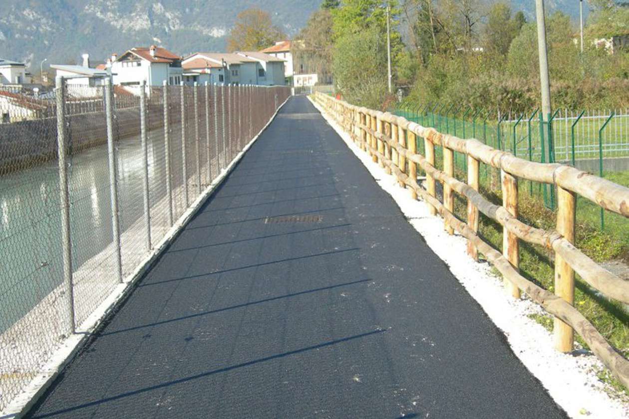 Gorza S.r.l. - Impiego dei pali - Pali per recinzioni