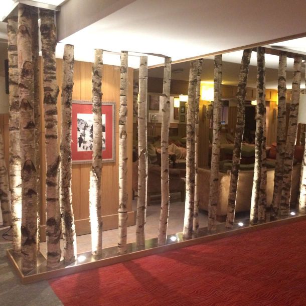 Gorza S.r.l. - Realizzazioni - Arredo con pali in betulla